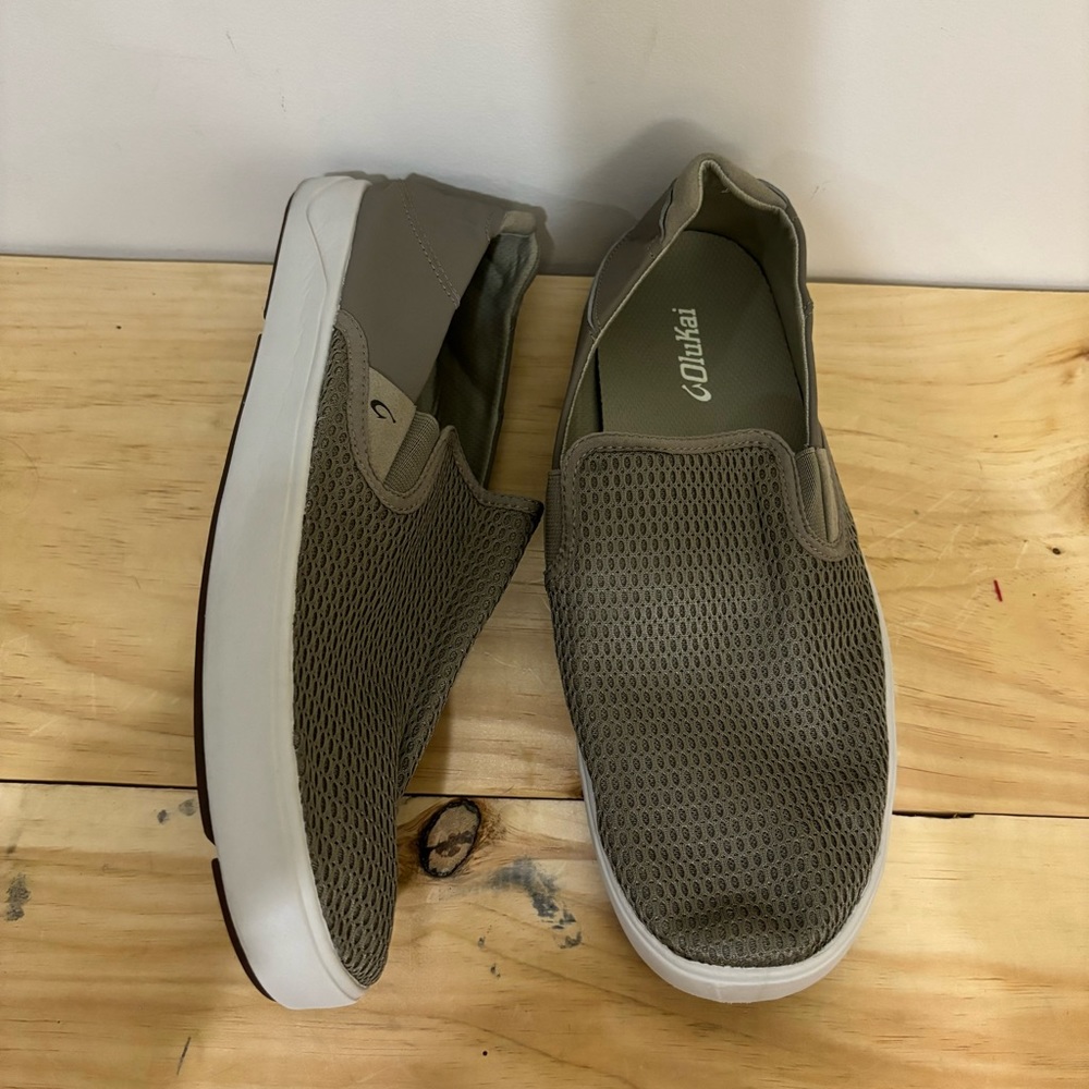 Olukai Lae‘ahi slip on sneakers size 11